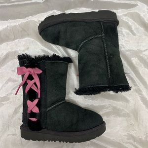 UGG Pala Classic Novelty Bow Boots